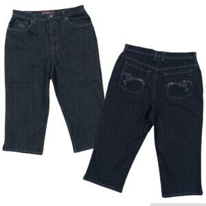 Gloria Vanderbilt Amanda Bermuda Stud Capris